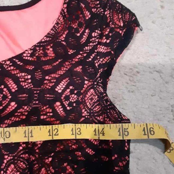 Express top Lace overlay Coral/black tight stretch top - Picture 10 of 11